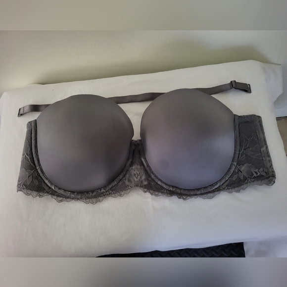 TORRID STRAPLESS LIGHTLY LINED SMOOTH STRAIGHT BACK BRA 42 D silver filigree - Picture 7 of 7